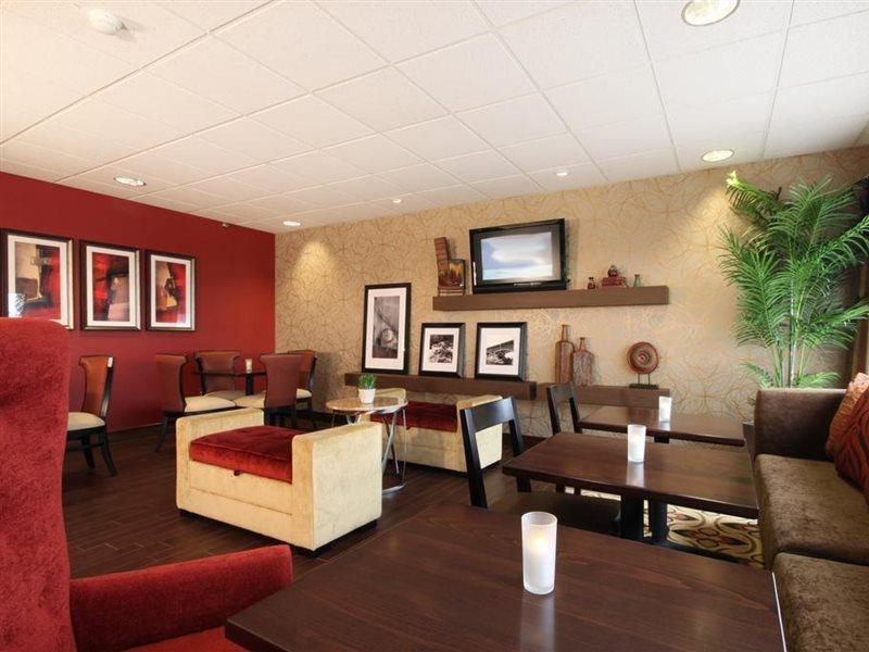 Hampton Inn Grand Rapids/North Walker Bagian luar foto