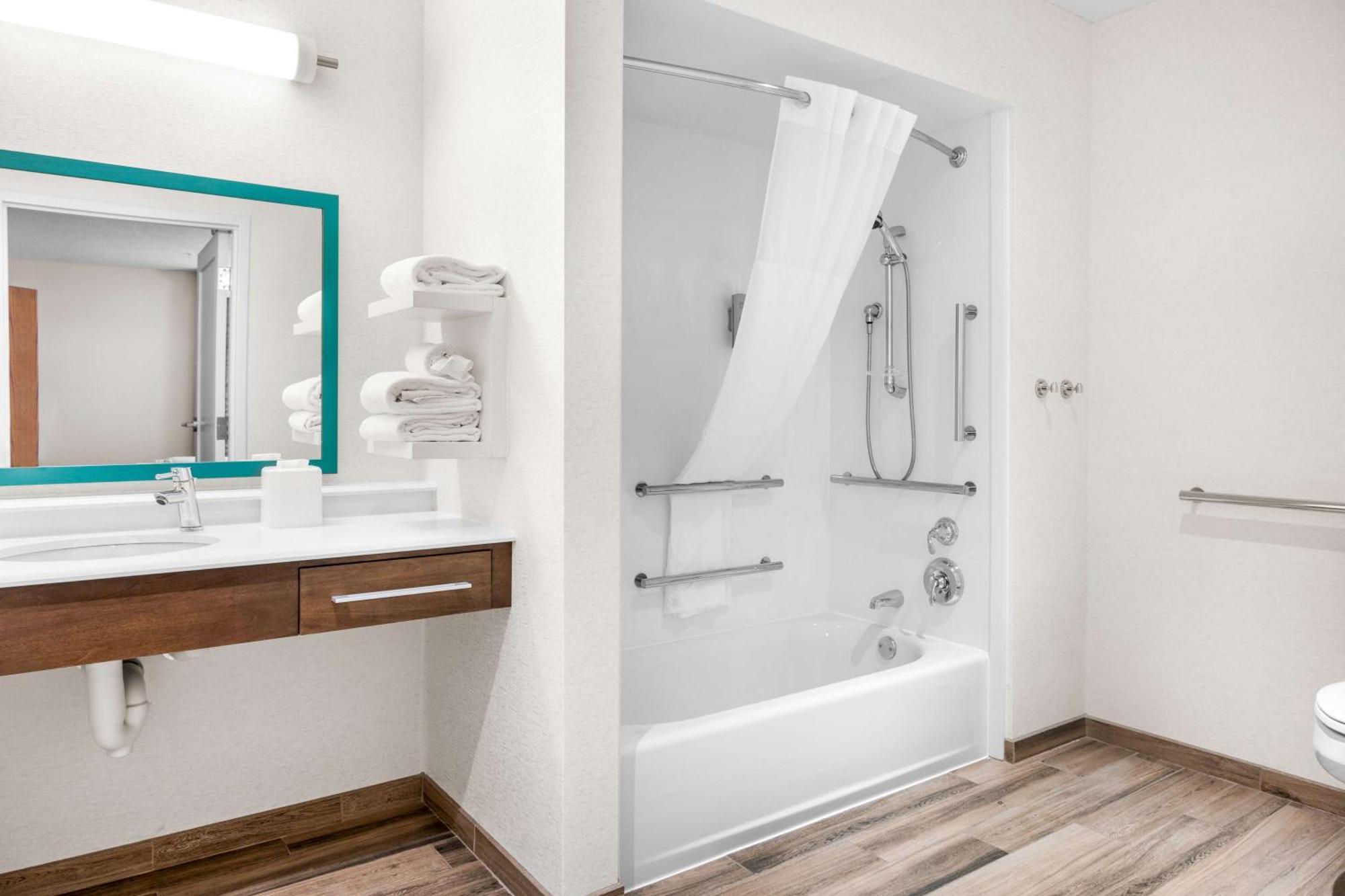 Hampton Inn Grand Rapids/North Walker Bagian luar foto