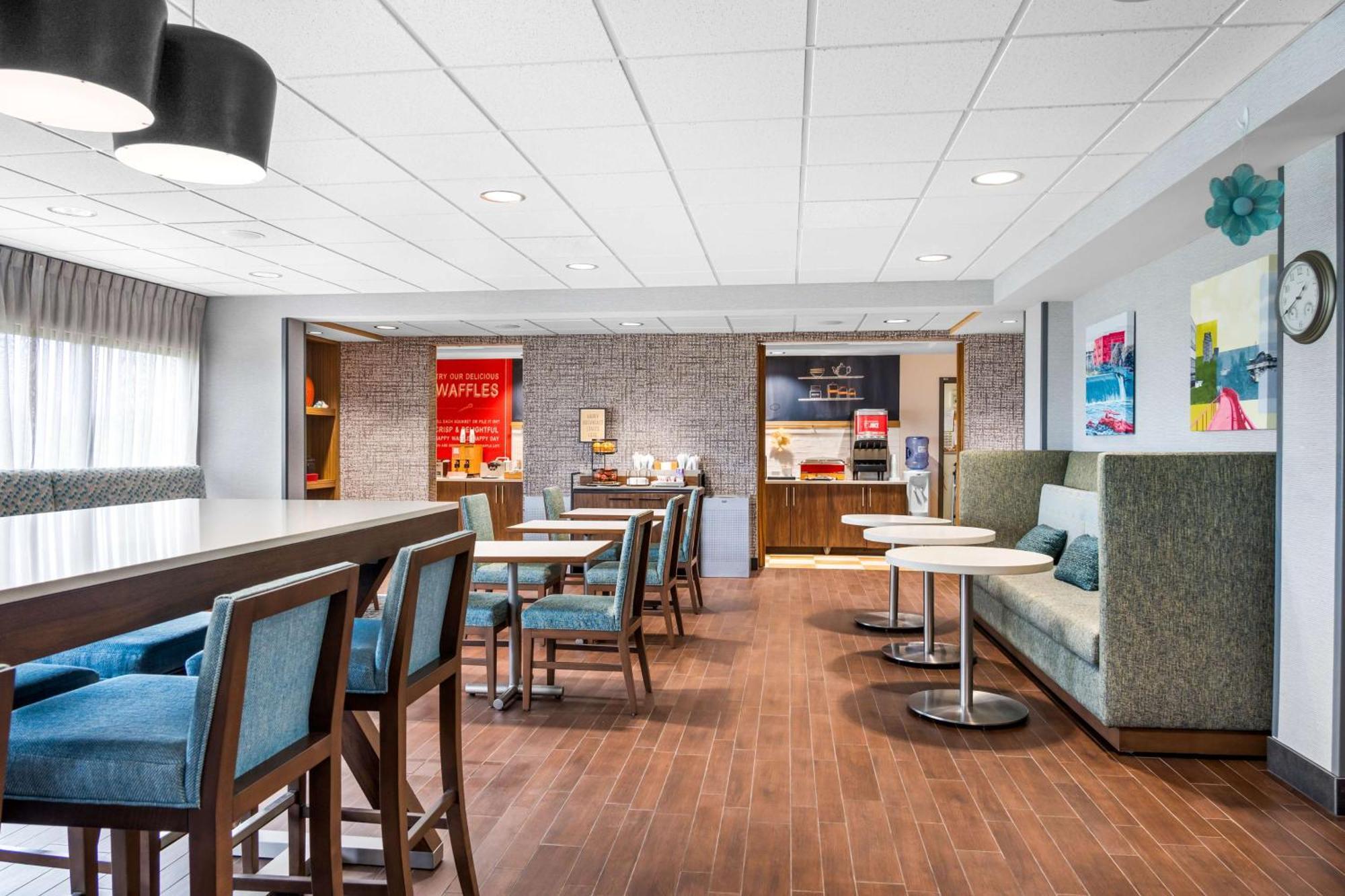 Hampton Inn Grand Rapids/North Walker Bagian luar foto