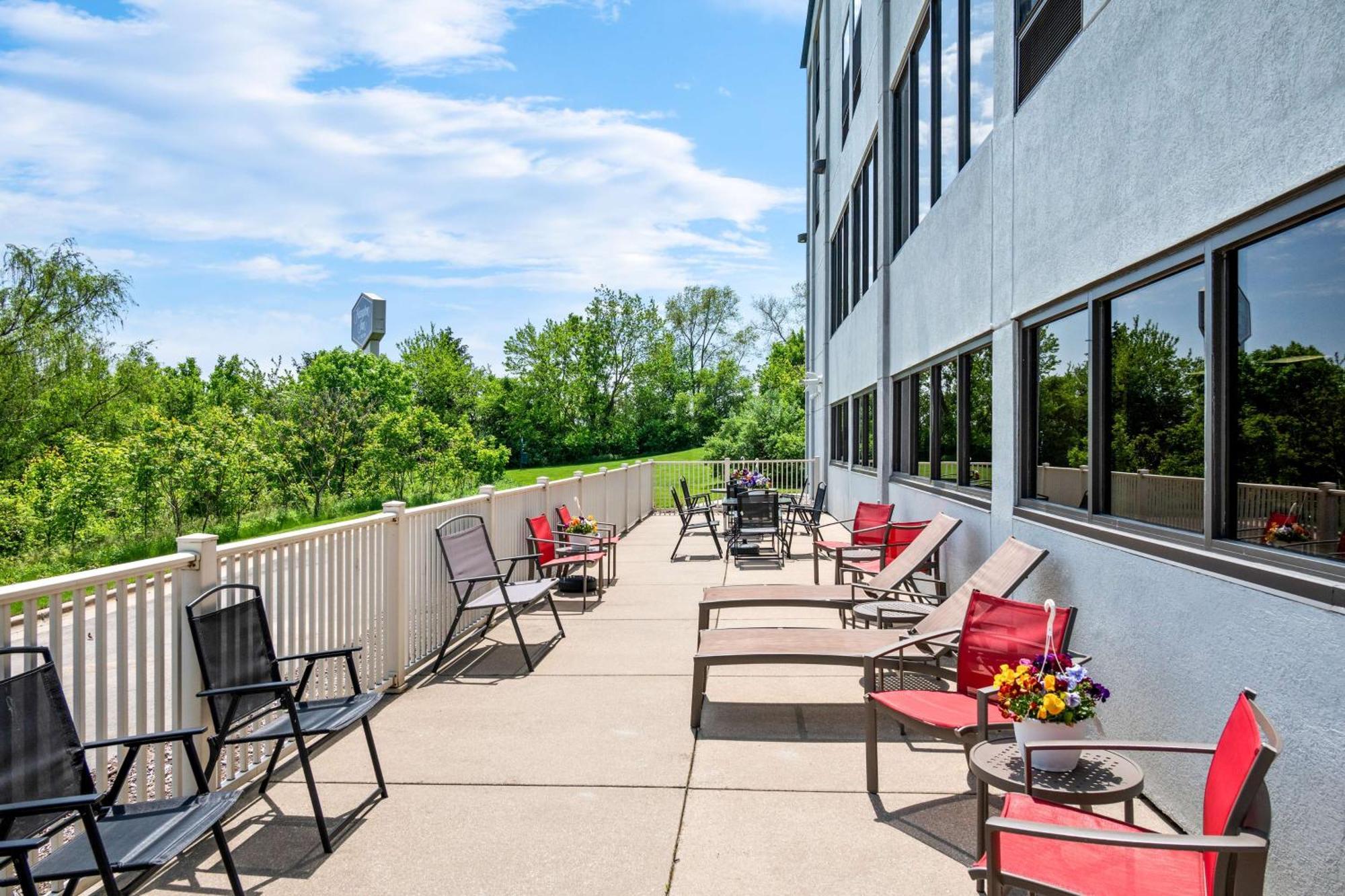 Hampton Inn Grand Rapids/North Walker Bagian luar foto